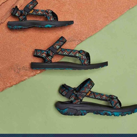 Teva GC100 Grand Canyon collection Multicolor Geometric Strap Sandals - Picture 1 of 9